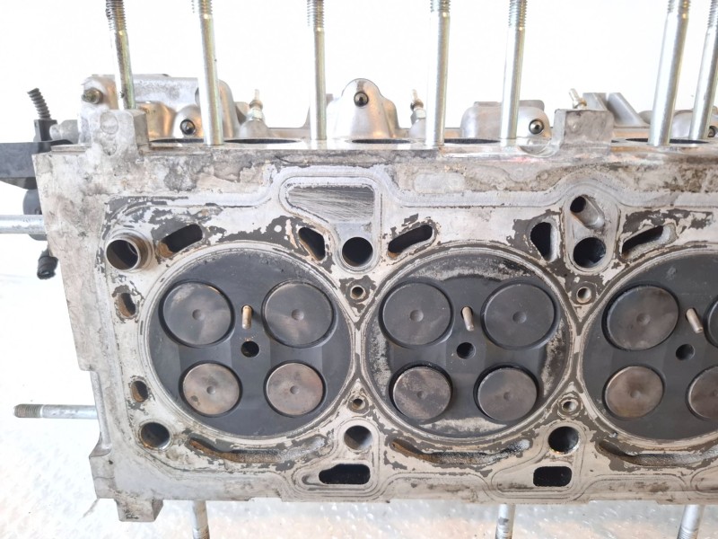 Recambio de culata para opel astra j berlina 5p a20dth referencia OEM IAM 55571949  
