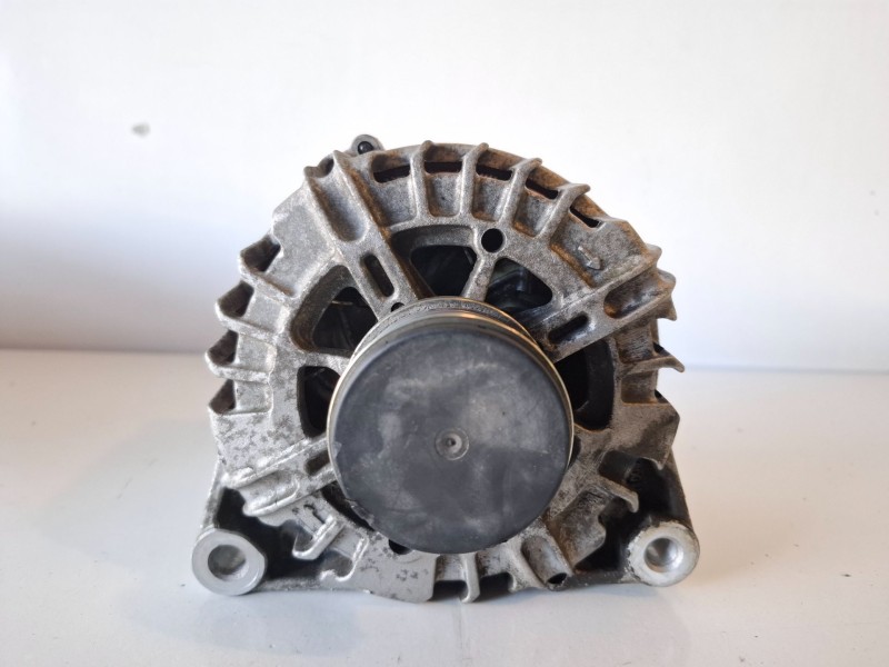 Recambio de alternador para citroen berlingo 9hw referencia OEM IAM 9665617780  