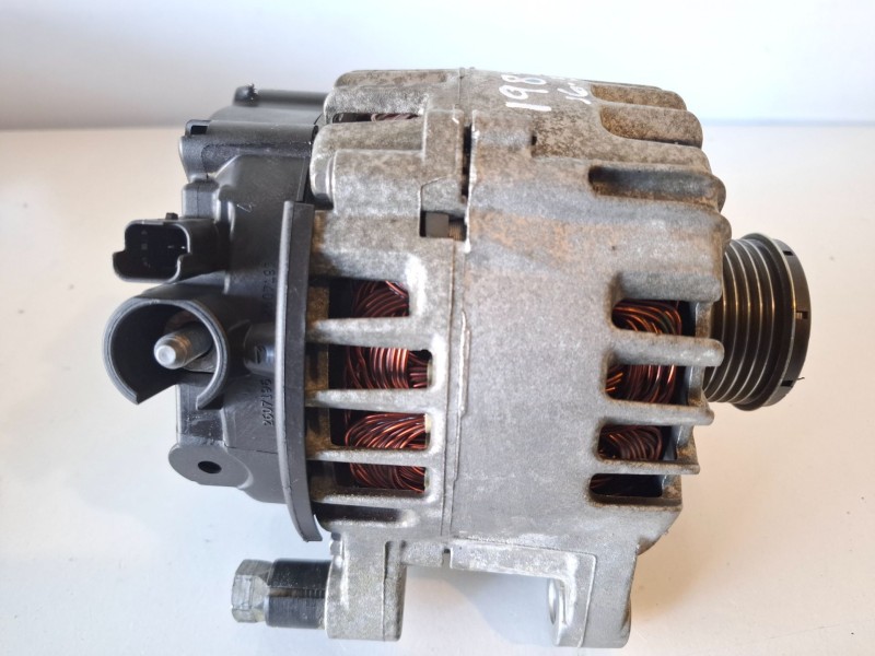 Recambio de alternador para citroen berlingo 9hw referencia OEM IAM 9665617780  