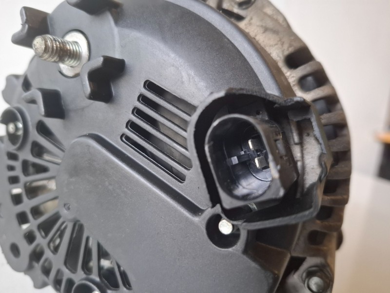 Recambio de alternador para audi q7 (4l) bug referencia OEM IAM 114408  