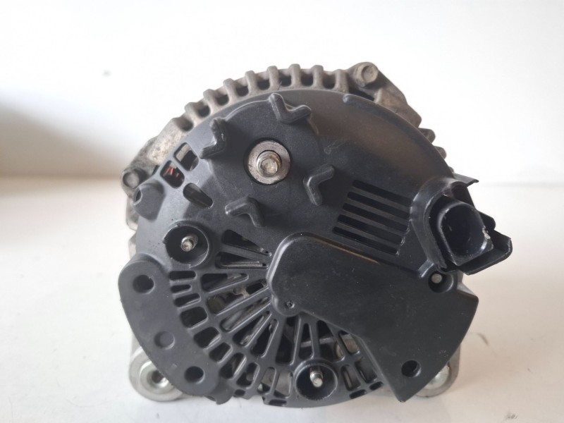 Recambio de alternador para audi q7 (4l) bug referencia OEM IAM 114408  