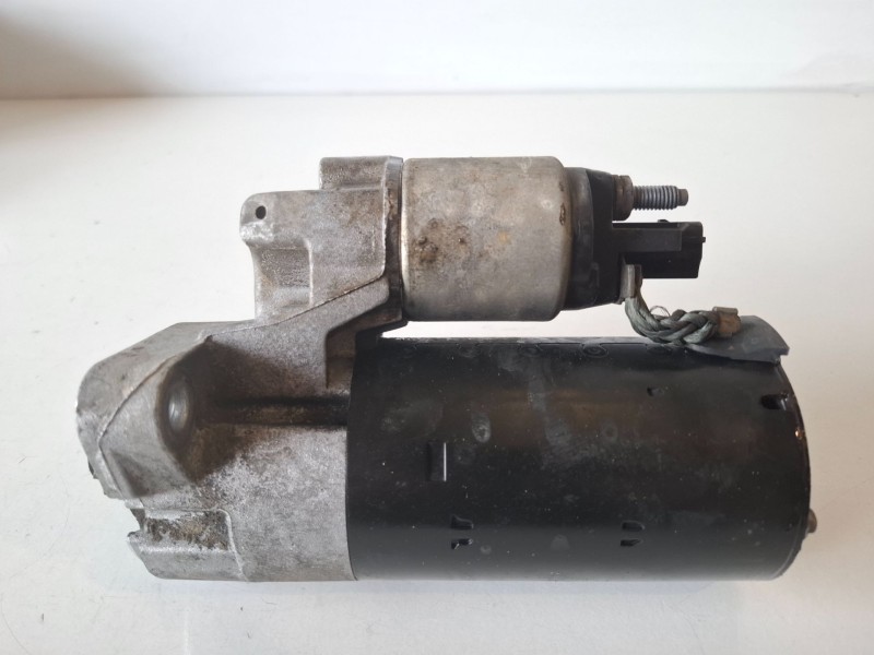 Recambio de motor arranque para audi q7 (4l) bug referencia OEM IAM 0001125609  