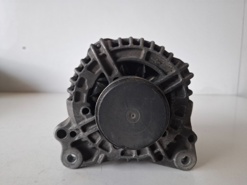 Recambio de alternador para audi a3 (8p1) bkd referencia OEM IAM 06F903023F  