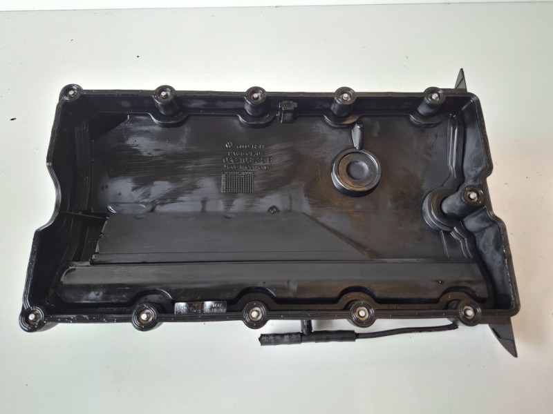Recambio de tapa balancines para audi a4 avant (8e) bre referencia OEM IAM 03G103475B  