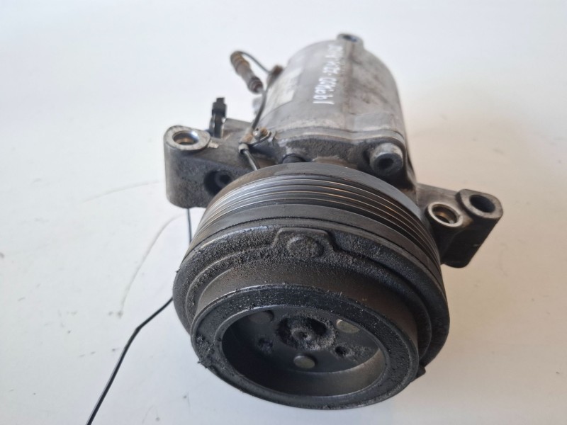 Recambio de compresor aire acondicionado para bmw serie 3 berlina (e46) 204d1 referencia OEM IAM 64528386650  