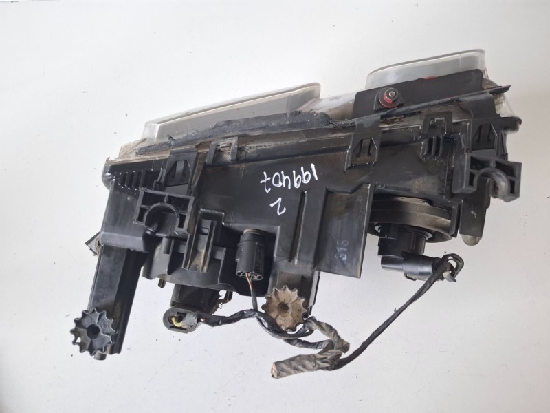 Recambio de faro izquierdo para bmw serie 3 compacto (e46) n42b18a referencia OEM IAM   