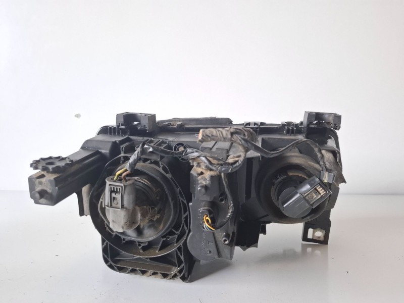 Recambio de faro izquierdo para bmw serie 3 compacto (e46) n42b18a referencia OEM IAM   