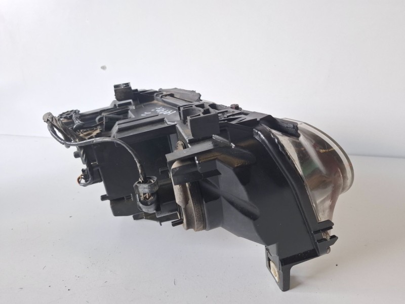 Recambio de faro izquierdo para bmw serie 3 compacto (e46) n42b18a referencia OEM IAM   