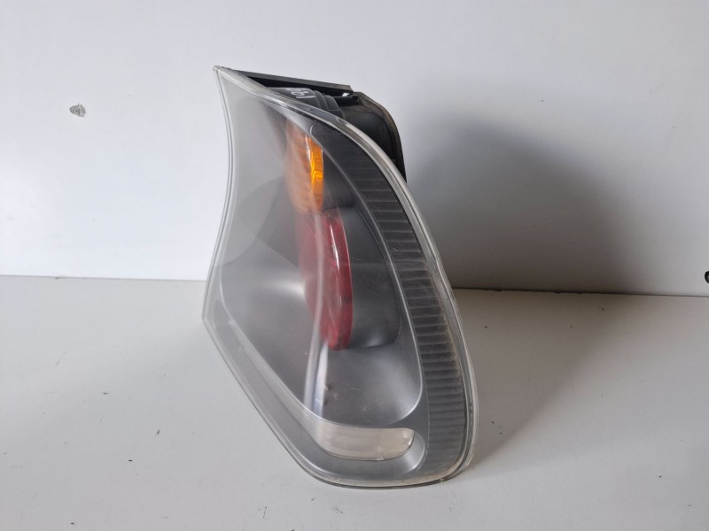 Recambio de piloto trasero derecho para bmw serie 3 compacto (e46) n42b18a referencia OEM IAM 63216  