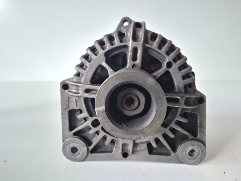 Recambio de alternador para renault scenic ii (jm) f9q812 referencia OEM IAM 8200290215  