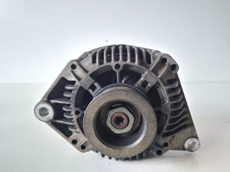 Recambio de alternador para renault megane i classic (la0) f9q736 referencia OEM IAM 7700431943  