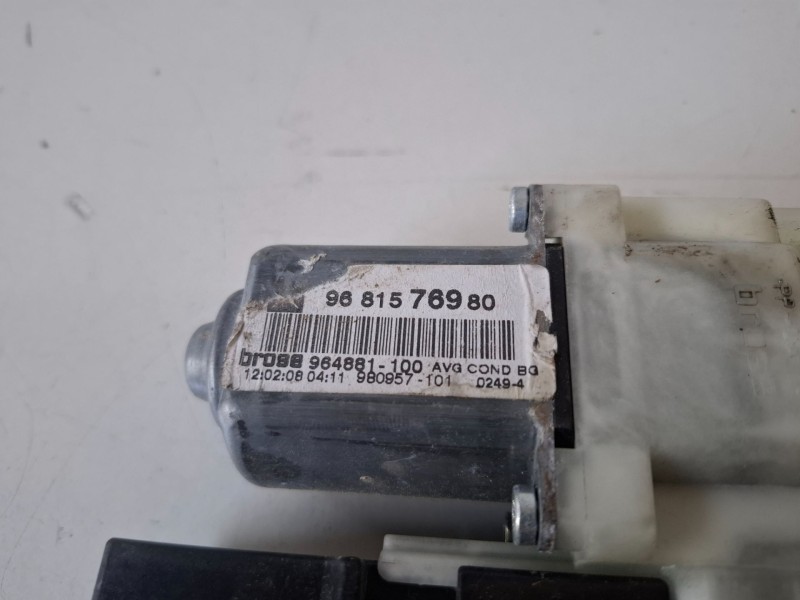 Recambio de motor elevalunas delantero izquierdo para citroen c4 berlina 9hx referencia OEM IAM 965493100  
