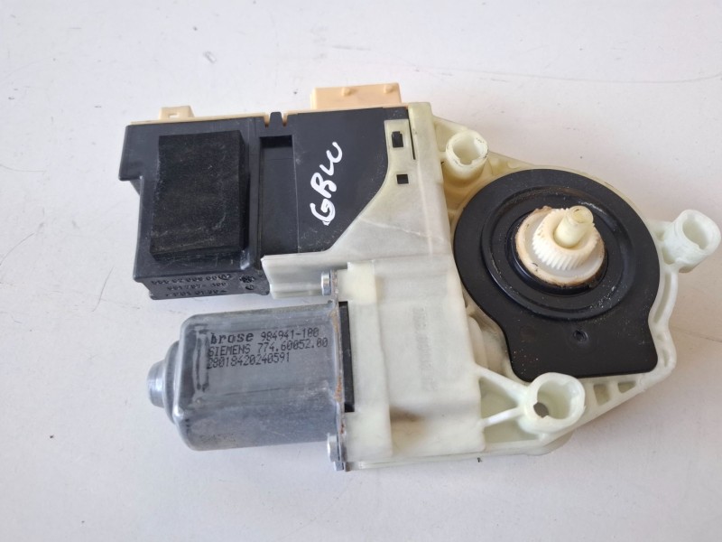 Recambio de motor elevalunas delantero izquierdo para citroen c4 berlina 9hx referencia OEM IAM 965493100  