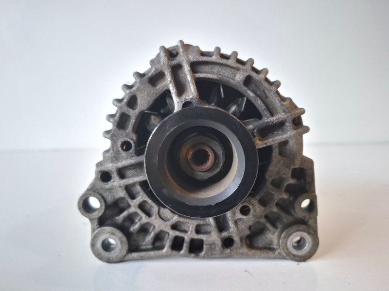 Recambio de alternador para seat ibiza (6l1) bby referencia OEM IAM 036903024D  