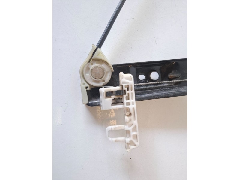 Recambio de elevalunas delantero derecho para ford fiesta (cbk) f6ja referencia OEM IAM 2S5114553AA  
