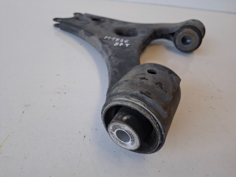 Recambio de brazo suspension inferior delantero izquierdo para mercedes-benz clase a (bm 169) 640941 referencia OEM IAM   