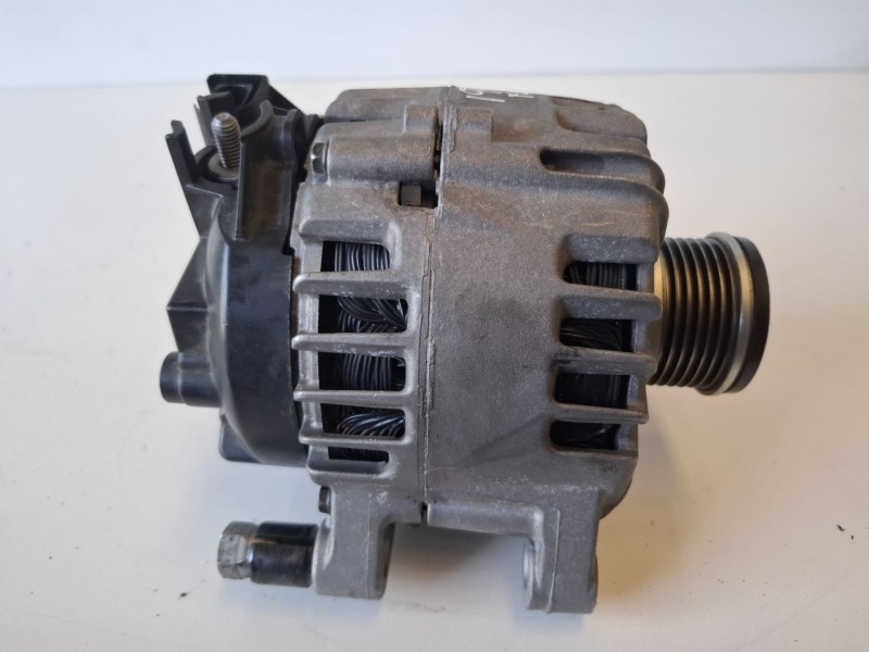 Recambio de alternador para ford mondeo berlina (ca2) txbb referencia OEM IAM   