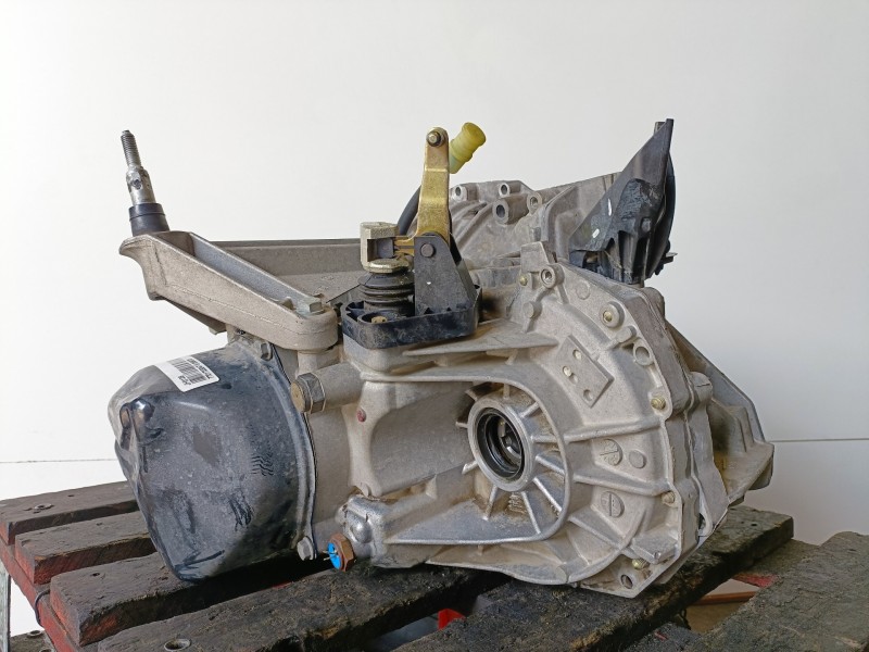 Recambio de caja cambios para renault clio iii d4f740 referencia OEM IAM JB3128  