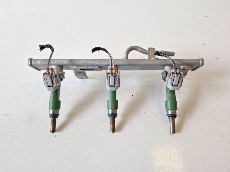 Recambio de rampa inyectora para dacia sandero iii h4df480 referencia OEM IAM 175204021R  