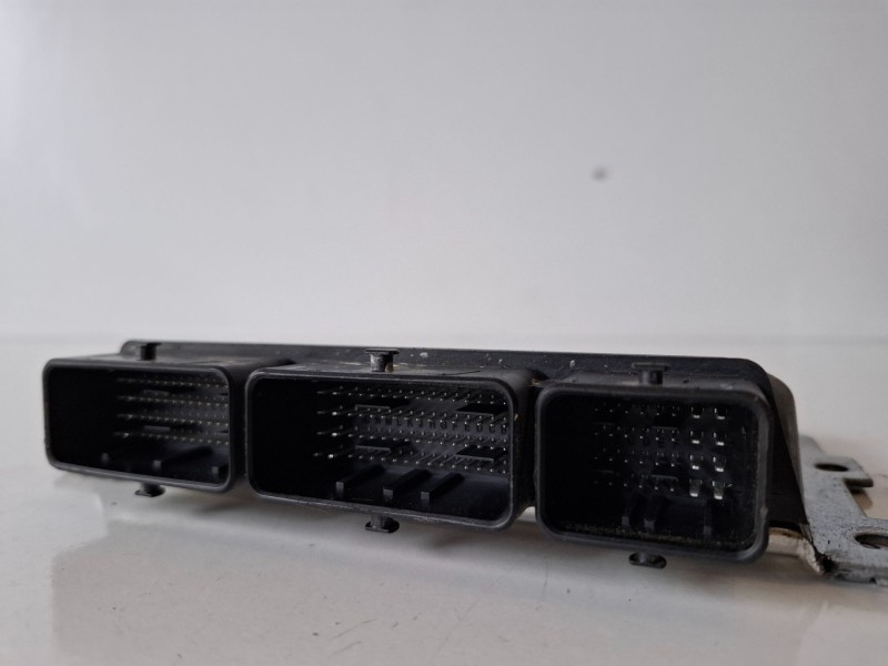 Recambio de centralita motor uce para dacia sandero iii h4df480 referencia OEM IAM 237106047S  