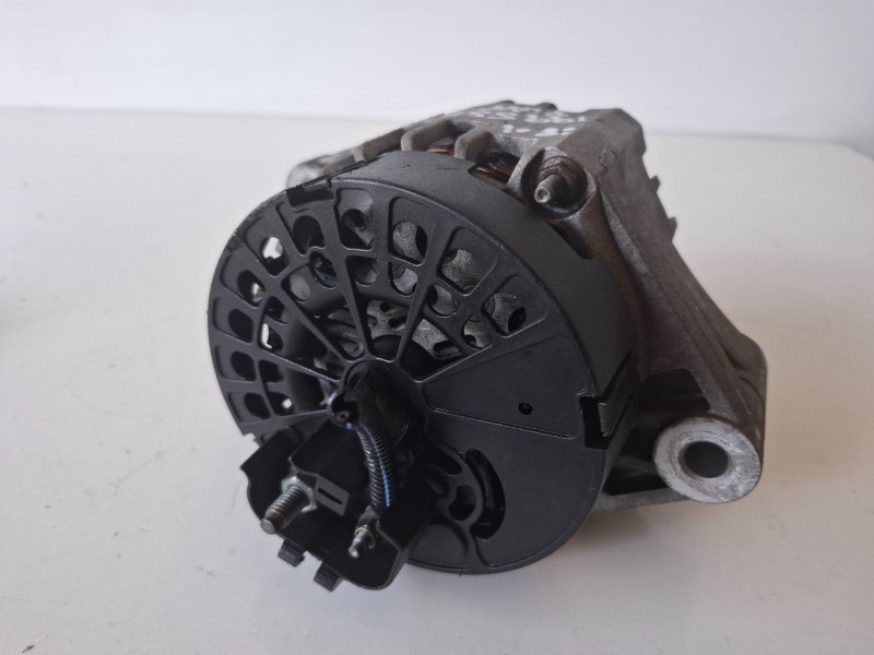 Recambio de alternador para fiat grande punto (199) 199a5000 referencia OEM IAM 63377490  