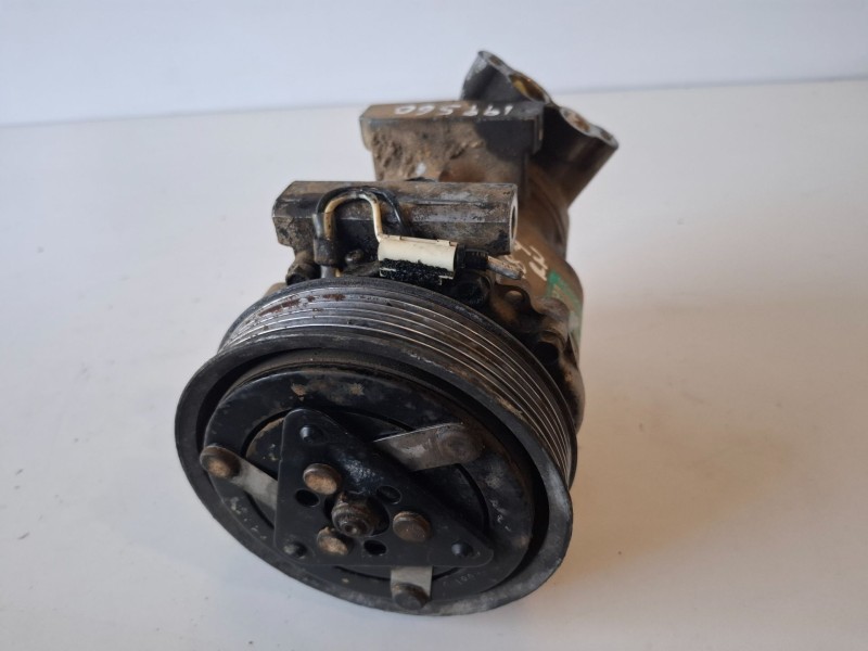 Recambio de compresor aire acondicionado para renault kangoo i (f/kc0) f8q630 referencia OEM IAM 7700111235  