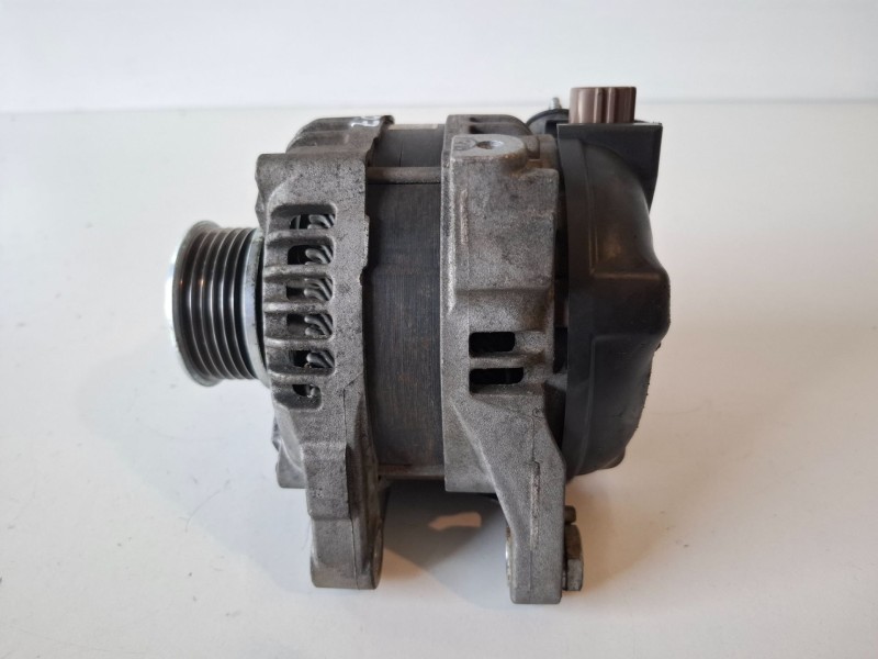 Recambio de alternador para toyota yaris (ksp9/scp9/nlp9) 1ndtv referencia OEM IAM 270600N040  
