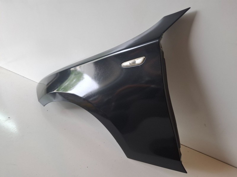 Recambio de aleta delantera izquierda para bmw serie 1 coupe (e82) n47d20c referencia OEM IAM   