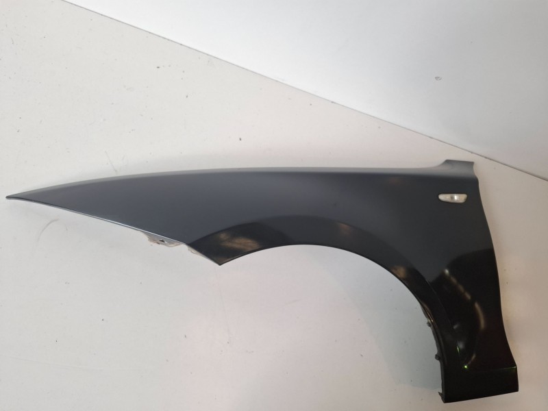 Recambio de aleta delantera izquierda para bmw serie 1 coupe (e82) n47d20c referencia OEM IAM   
