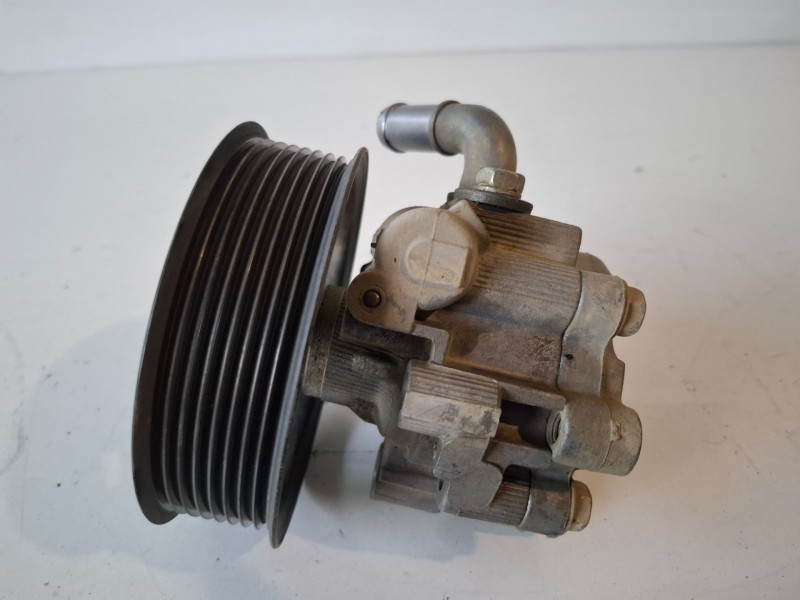 Recambio de bomba direccion para land rover discovery 276dt referencia OEM IAM   