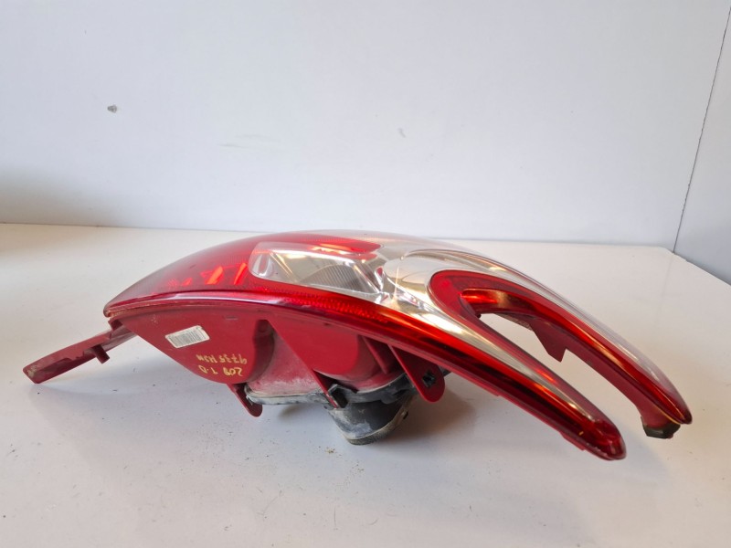 Recambio de piloto trasero derecho para peugeot 208 8h01 referencia OEM IAM   