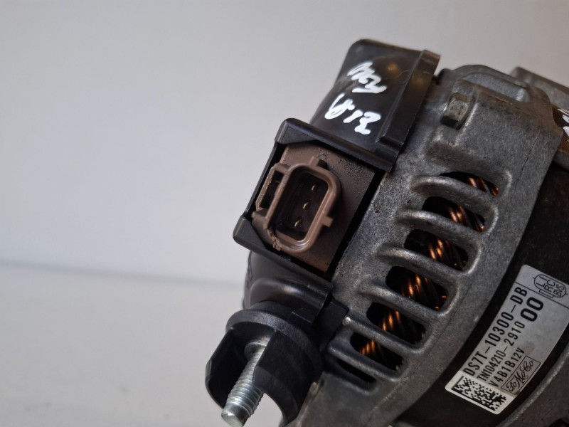 Recambio de alternador para ford mondeo sportbreak (cng) unce referencia OEM IAM DS7T10300DB  