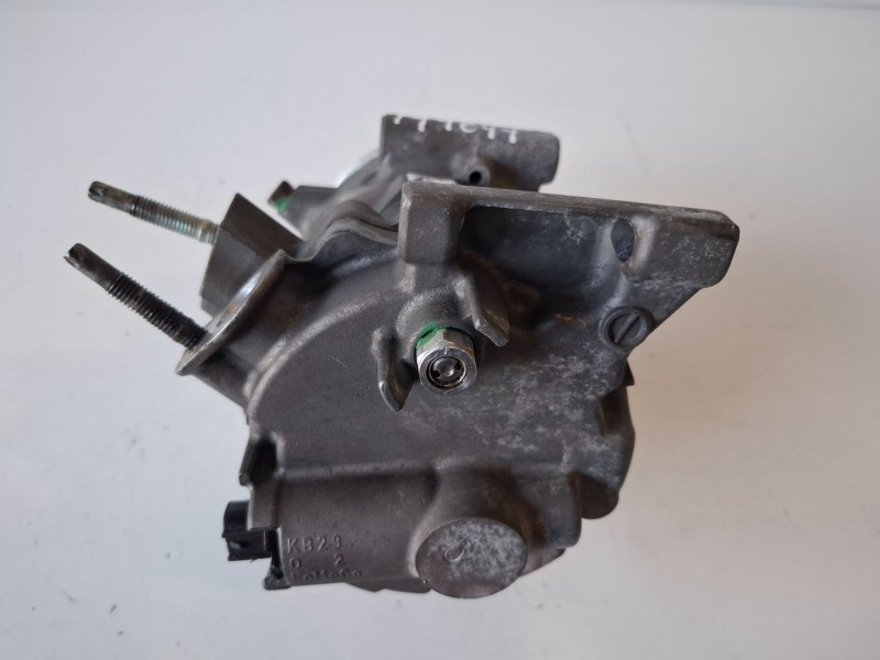 Recambio de compresor aire acondicionado para ford mondeo sportbreak (cng) unce referencia OEM IAM 4471605552  