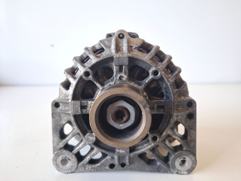 Recambio de alternador para renault laguna ii (bg0) f4r712 referencia OEM IAM 8200153710  