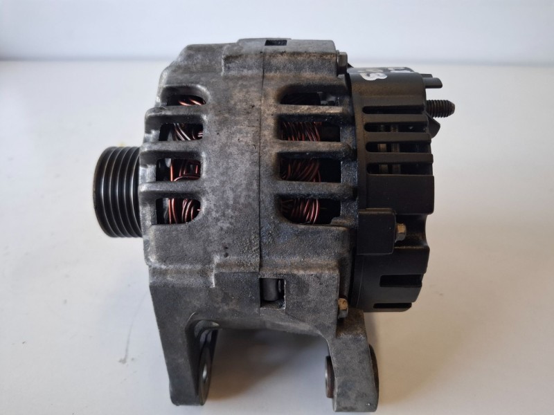 Recambio de alternador para renault laguna ii (bg0) f4r712 referencia OEM IAM 8200153710  