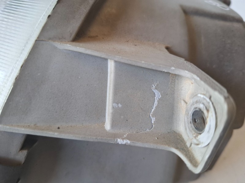 Recambio de faro derecho para hyundai h-1 () d4bf referencia OEM IAM   