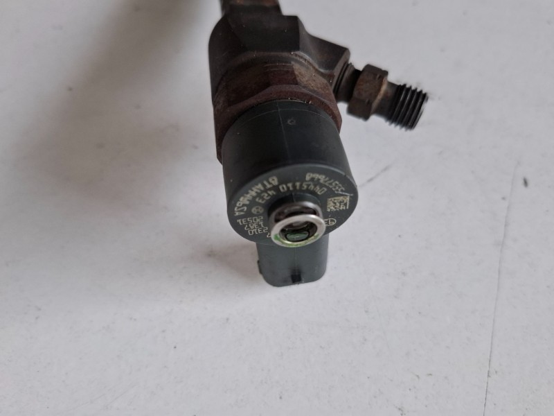 Recambio de inyector para opel insignia berlina a20dt referencia OEM IAM 0445110423  