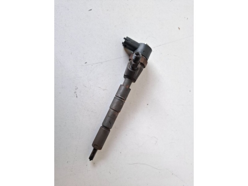 Recambio de inyector para opel insignia berlina a20dt referencia OEM IAM 0445110423  