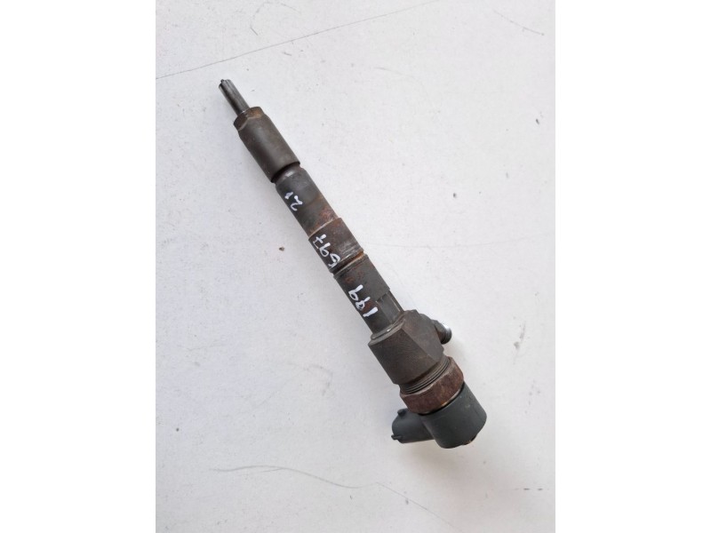 Recambio de inyector para opel insignia berlina a20dt referencia OEM IAM 0445110423  