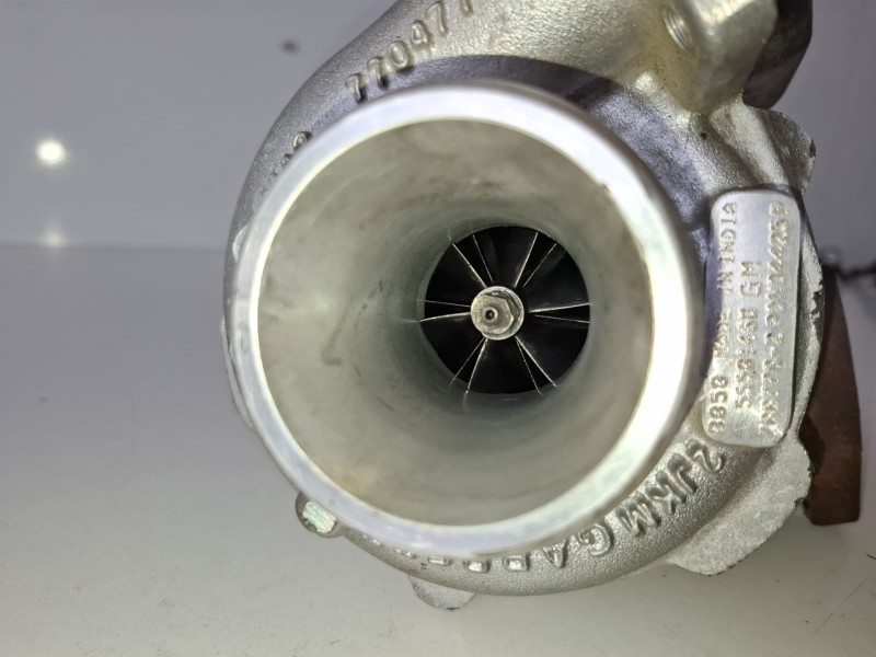Recambio de turbocompresor para opel insignia berlina a20dt referencia OEM IAM 55581460  