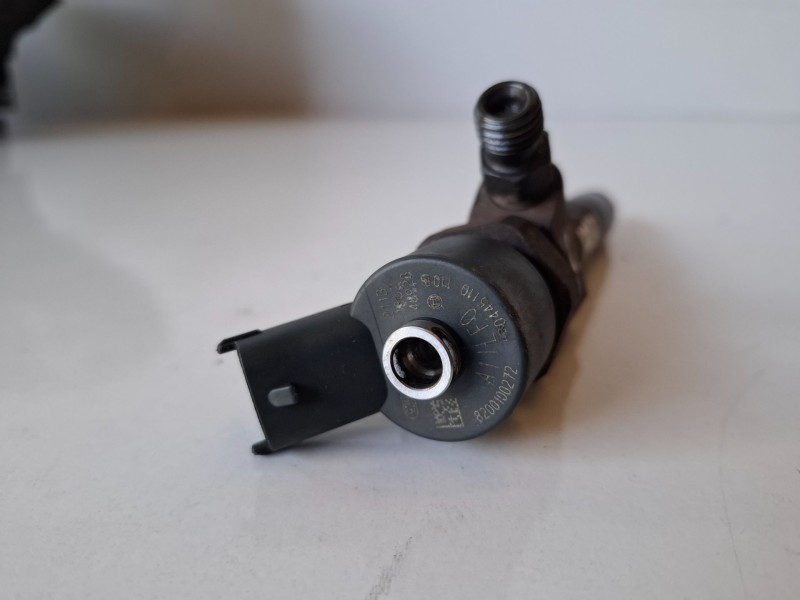 Recambio de inyector para renault scenic ii (jm) f9q800 referencia OEM IAM 0445110110B  