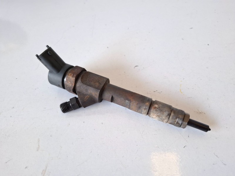 Recambio de inyector para renault scenic ii (jm) f9q800 referencia OEM IAM 0445110110B  