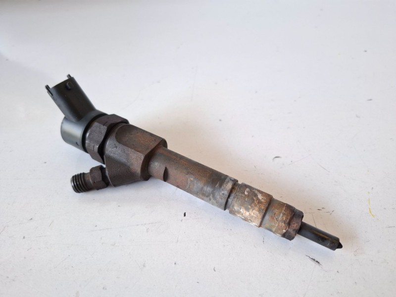 Recambio de inyector para renault scenic ii (jm) f9q800 referencia OEM IAM 0445110110B  