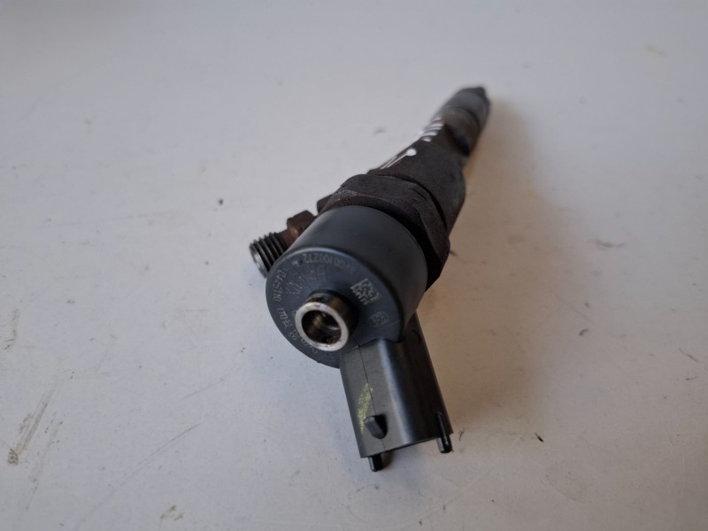 Recambio de inyector para renault scenic ii (jm) f9q800 referencia OEM IAM 0445110110B  