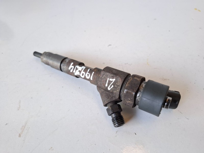 Recambio de inyector para renault scenic ii (jm) f9q800 referencia OEM IAM 0445110110B  