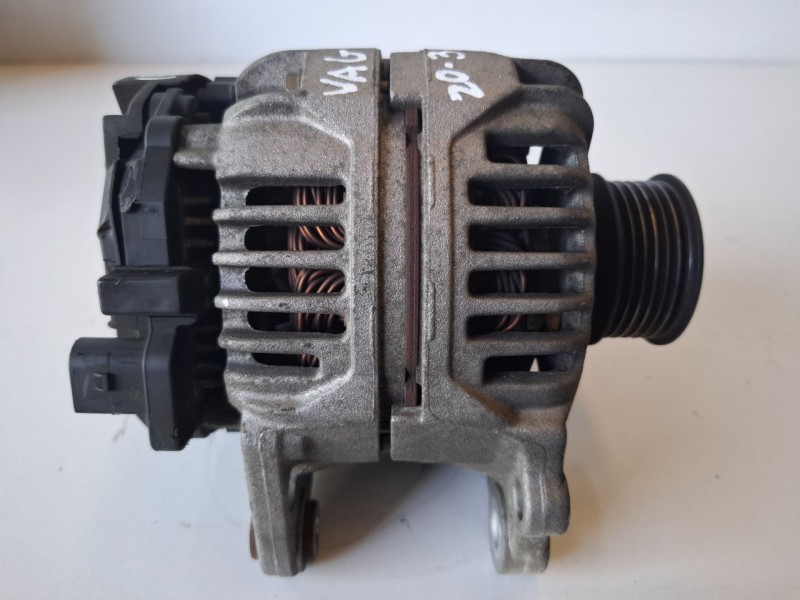 Recambio de alternador para seat leon (1m1) azd referencia OEM IAM 028903028D  