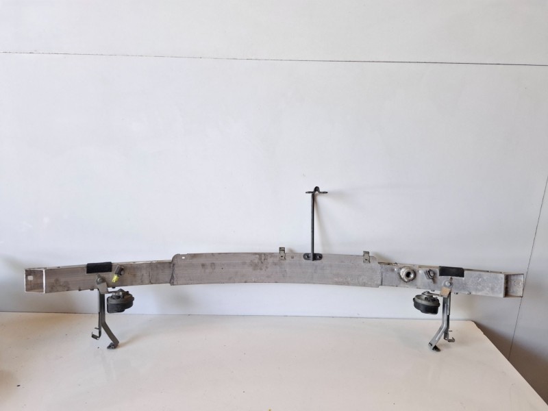 Recambio de refuerzo paragolpes delantero para mercedes-benz clase c (bm 204) berlina 646811 referencia OEM IAM   