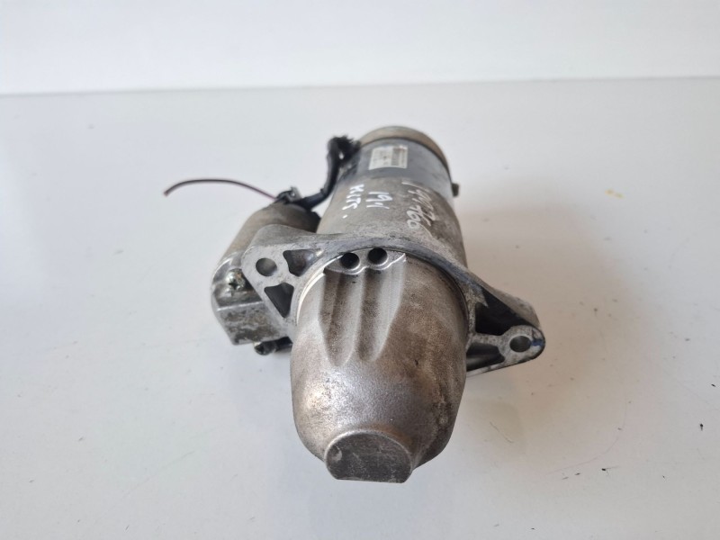Recambio de motor arranque para mitsubishi colt cz3 berl. 3 (z30) 639939 referencia OEM IAM A0061510401  
