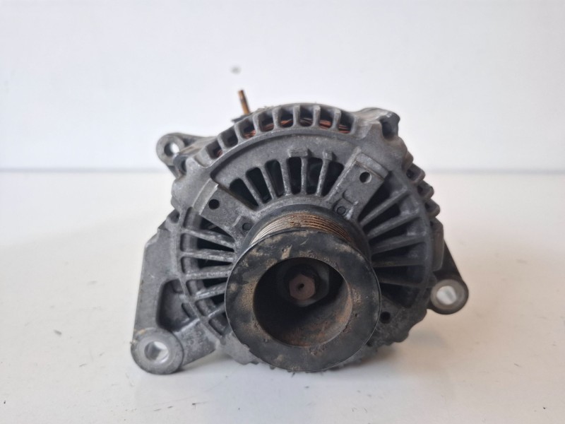 Recambio de alternador para chrysler jeep gr.cherokee (wj/wg) vm73b referencia OEM IAM 38522276F  
