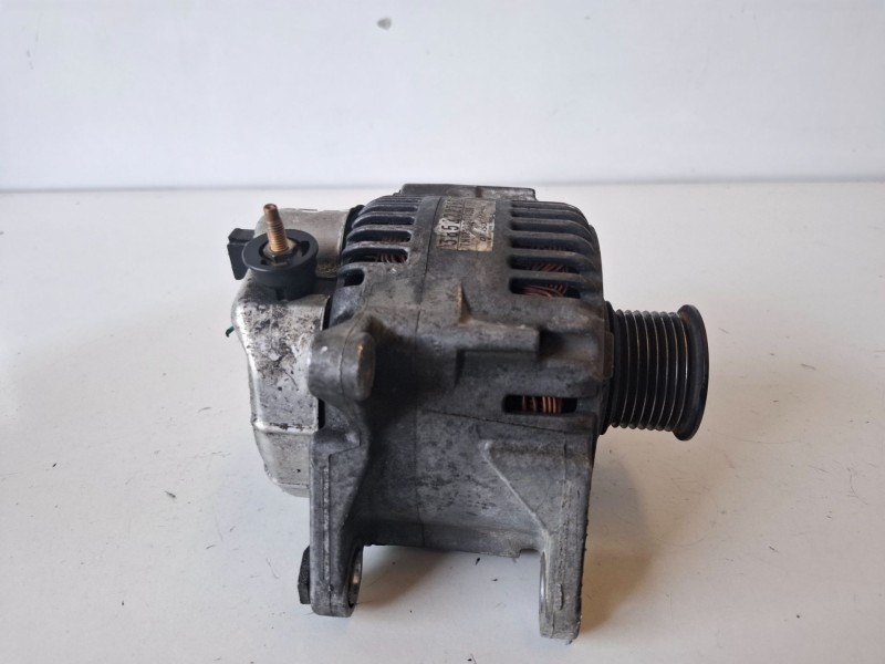 Recambio de alternador para chrysler jeep gr.cherokee (wj/wg) vm73b referencia OEM IAM 38522276F  